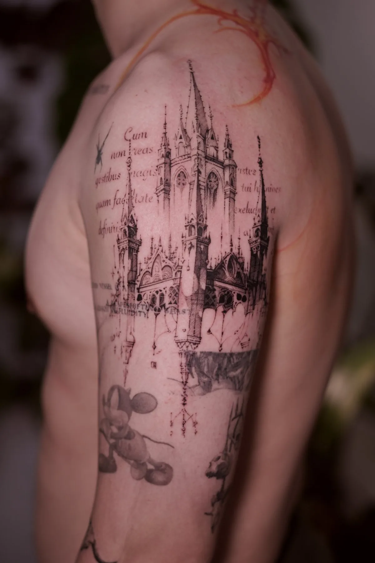Gothic / Architecture tattoo on the upper arm by Moussa in Shanghai